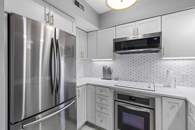 55 Ashley Avenue Apt 6, Charleston, SC 29401