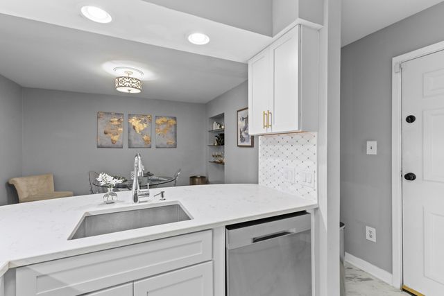 55 Ashley Avenue Apt 6, Charleston, SC 29401