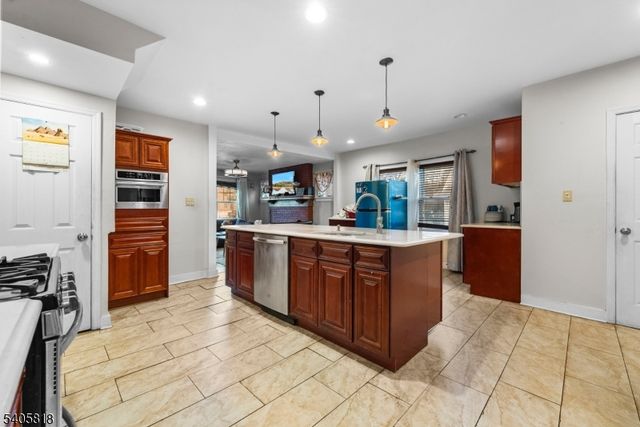 130 Renner Ave, Newark City, NJ 07112