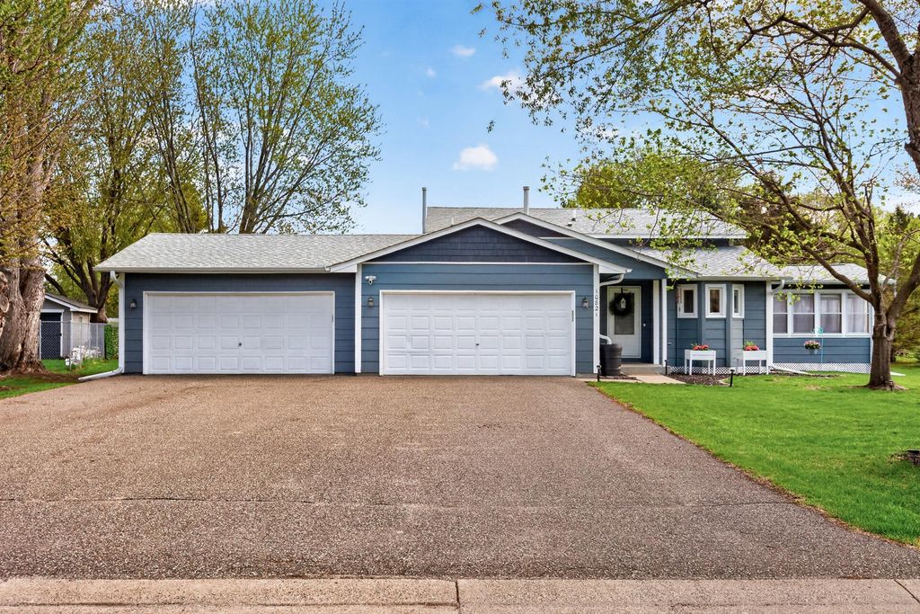 10821 Packard Street NE, Blaine, MN 55014