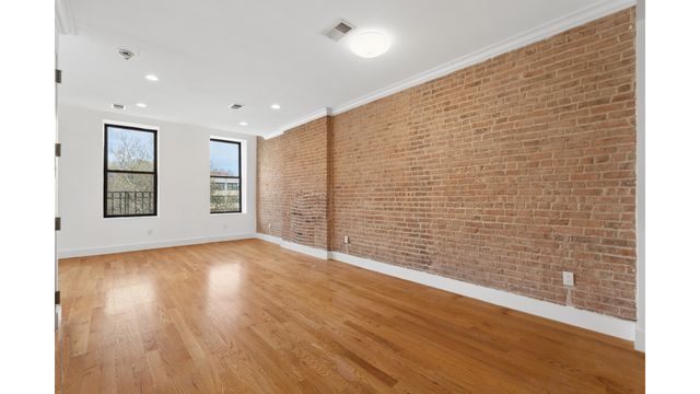 506 E 119th St Apt 3, New York City, NY 10035
