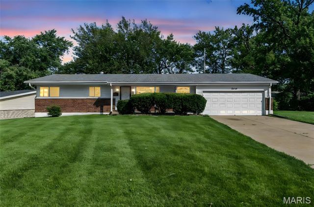 2291 Heritage Drive, St Louis, MO 63136
