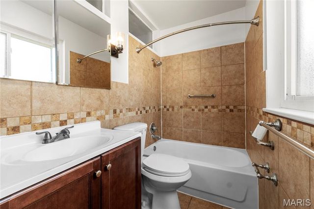 2291 Heritage Drive, St Louis, MO 63136