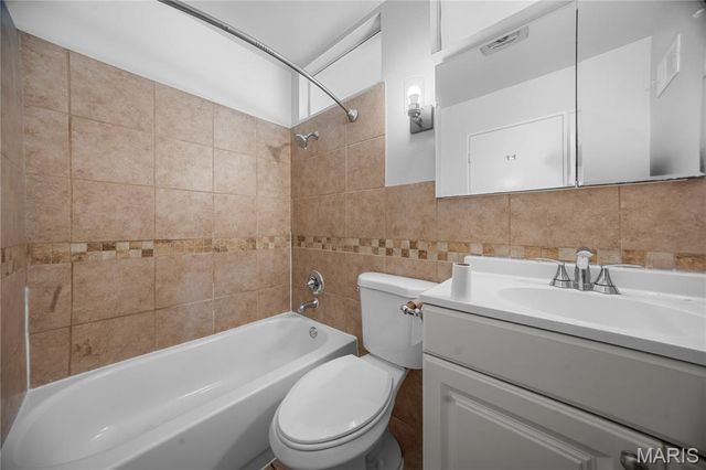 2291 Heritage Drive, St Louis, MO 63136