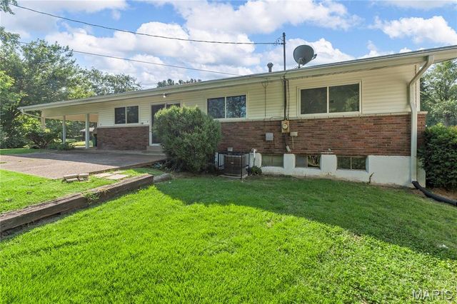 2291 Heritage Drive, St Louis, MO 63136