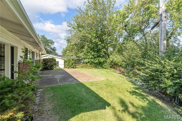 2291 Heritage Drive, St Louis, MO 63136