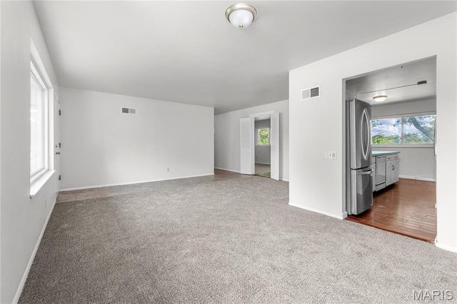 2291 Heritage Drive, St Louis, MO 63136
