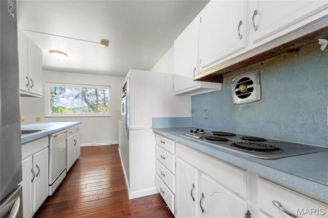 2291 Heritage Drive, St Louis, MO 63136