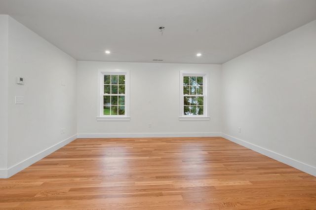 110 Friendship St, Billerica, MA 01821