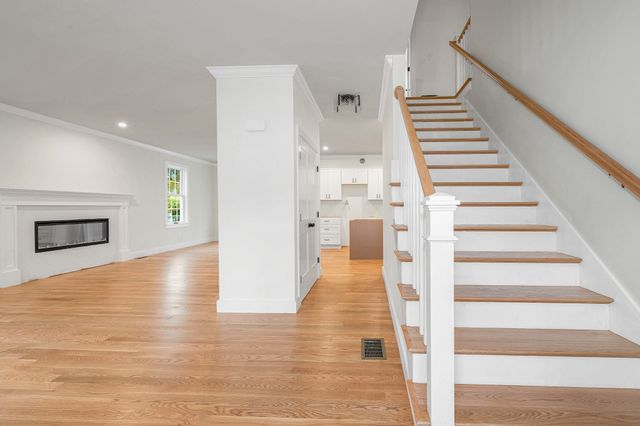 110 Friendship St, Billerica, MA 01821