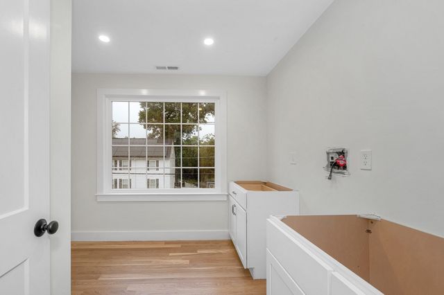 110 Friendship St, Billerica, MA 01821