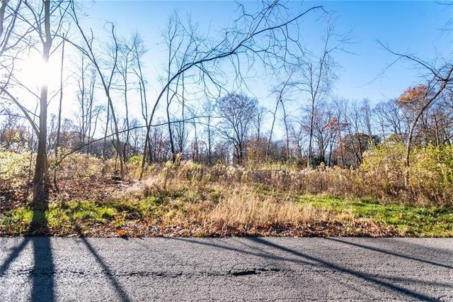 Lot 5 Club Dr, Neshannock Twp, PA 16105