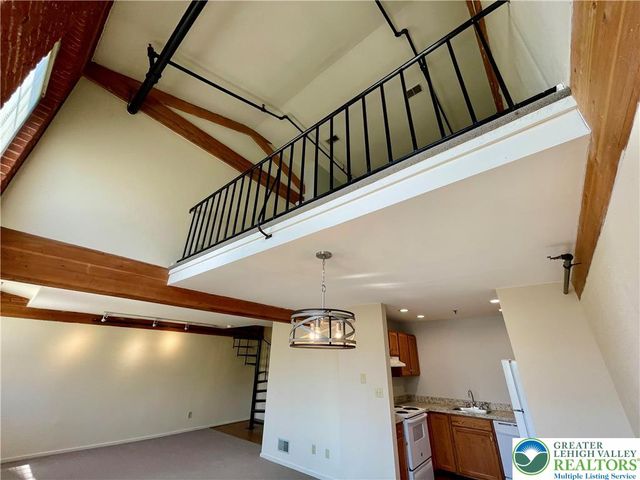 101 Race Street 218, Catasauqua Boro, PA 18032