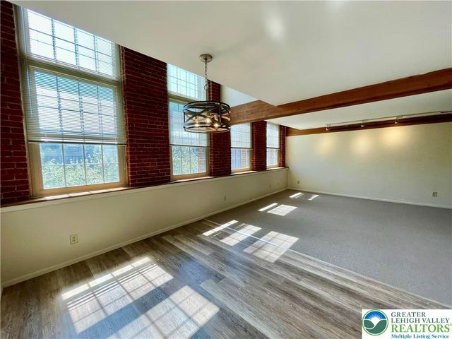 101 Race Street 218, Catasauqua Boro, PA 18032