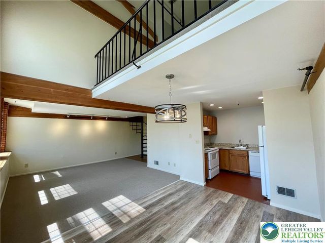 101 Race Street 218, Catasauqua Boro, PA 18032