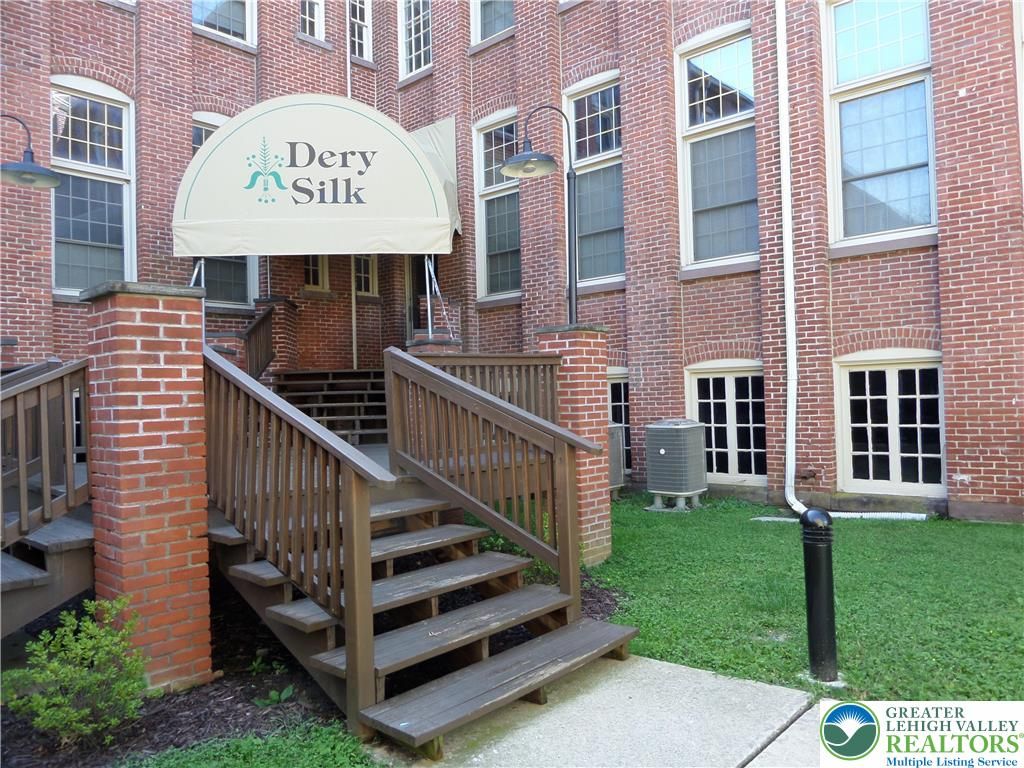 101 Race Street 218, Catasauqua Boro, PA 18032