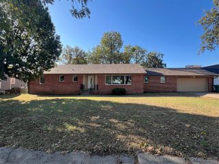 1106 E McLeod Avenue, Sapulpa, OK 74066