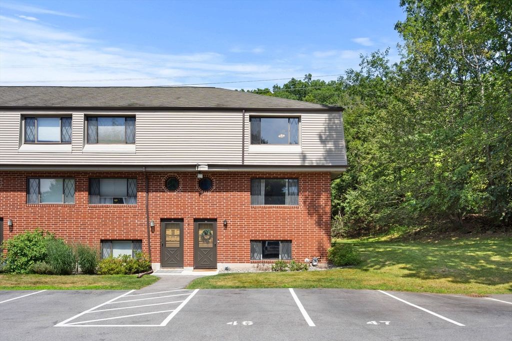 404 Farrwood Dr 404, Haverhill, MA 01835