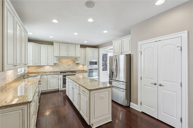 306 Sapling Court, Cranberry Twp, PA 16066