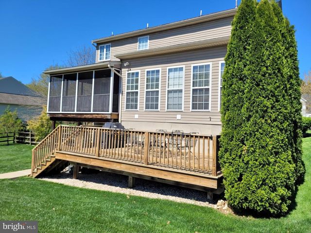 31 STANFORD DR, West Grove, PA 19390