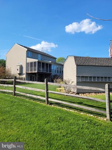 31 STANFORD DR, West Grove, PA 19390