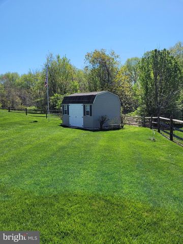 31 STANFORD DR, West Grove, PA 19390