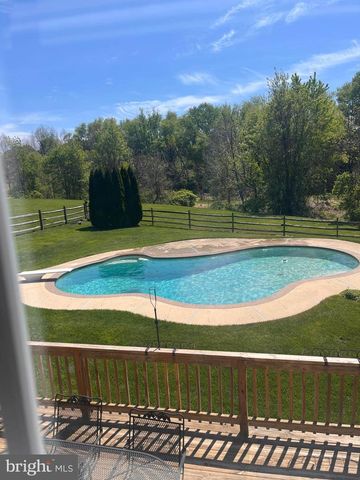 31 STANFORD DR, West Grove, PA 19390