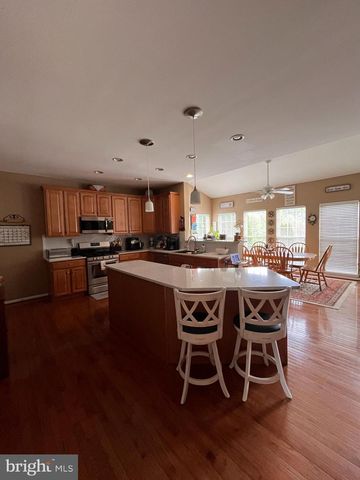 31 STANFORD DR, West Grove, PA 19390