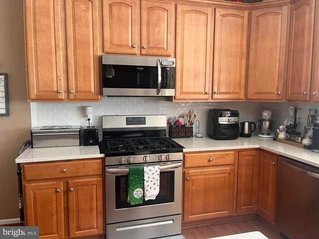 31 STANFORD DR, West Grove, PA 19390