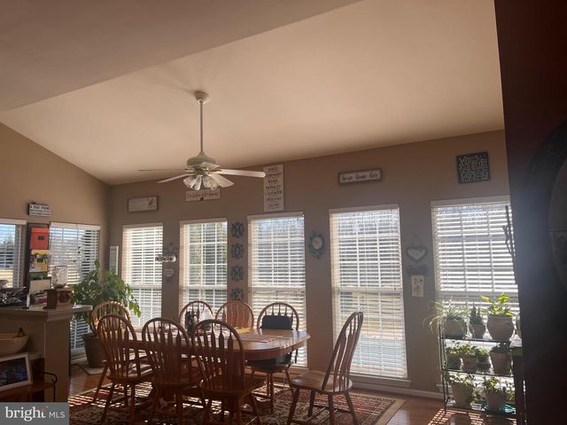 31 STANFORD DR, West Grove, PA 19390