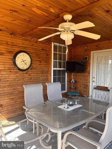 31 STANFORD DR, West Grove, PA 19390