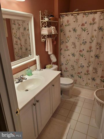 31 STANFORD DR, West Grove, PA 19390