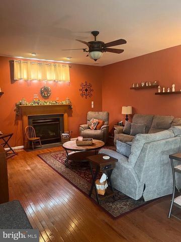31 STANFORD DR, West Grove, PA 19390