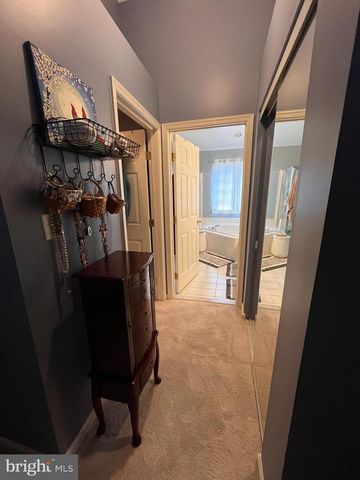 31 STANFORD DR, West Grove, PA 19390