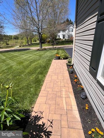 31 STANFORD DR, West Grove, PA 19390