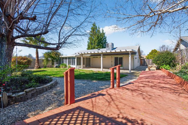 2935 Snow Fire Court, Redding, CA 96003