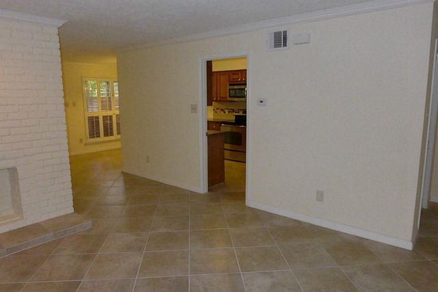 14119 Briarsage Court 9, Houston, TX 77077