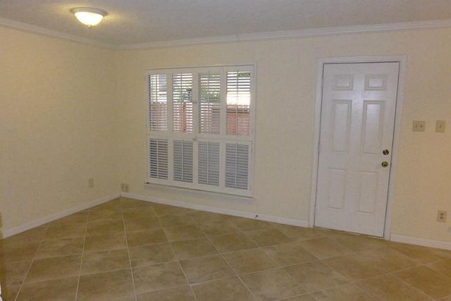 14119 Briarsage Court 9, Houston, TX 77077