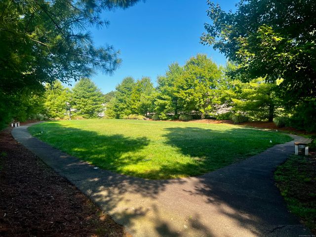 15 Freedom Way 60, East Lyme, CT 06357