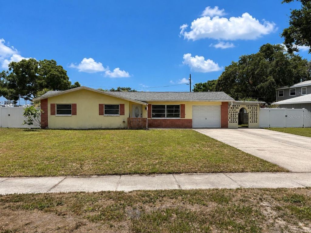 2571 CENTRAL AVENUE, Clearwater, FL 33764