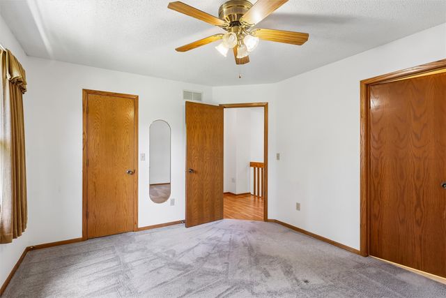1070 50th Street 4C, West Des Moines, IA 50266