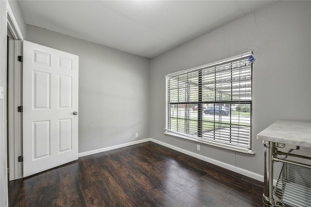 802 E Dallas Street, Mansfield, TX 76063