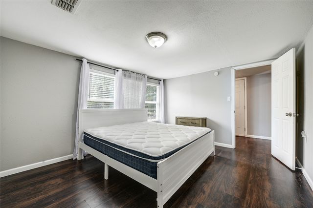 802 E Dallas Street, Mansfield, TX 76063