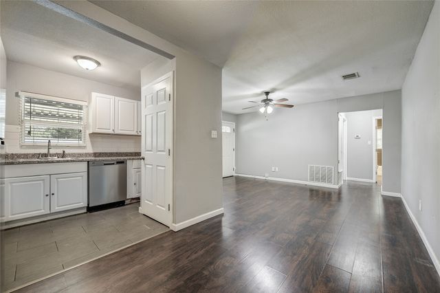 802 E Dallas Street, Mansfield, TX 76063