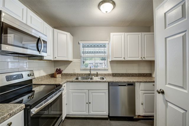 802 E Dallas Street, Mansfield, TX 76063