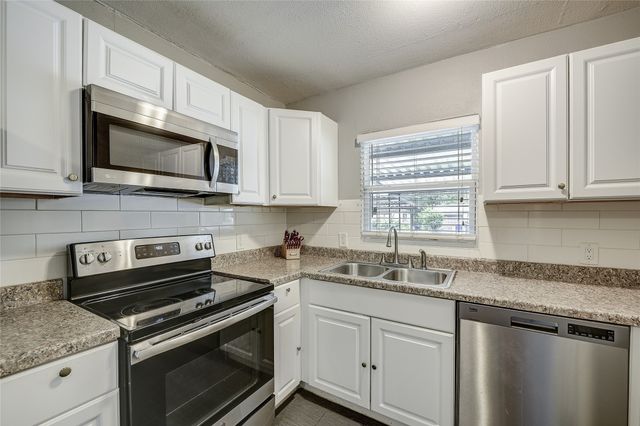 802 E Dallas Street, Mansfield, TX 76063