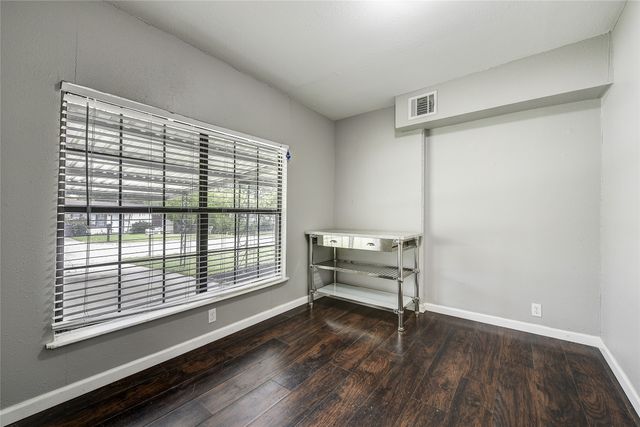 802 E Dallas Street, Mansfield, TX 76063
