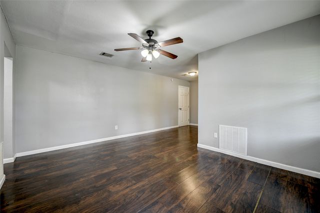802 E Dallas Street, Mansfield, TX 76063