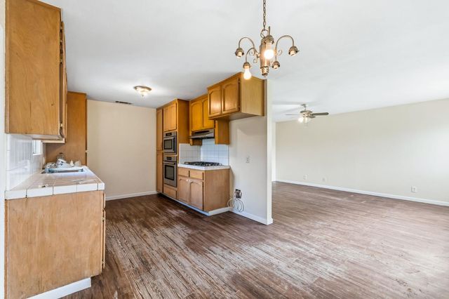 1352 N Pleasant Avenue, Fresno, CA 93728