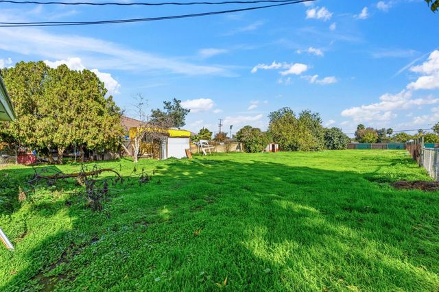 1352 N Pleasant Avenue, Fresno, CA 93728